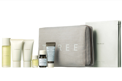 クレンジングオイル｜旅先でディープなお手入れが楽しめるTHREE トラベルキットが数量限定で発売