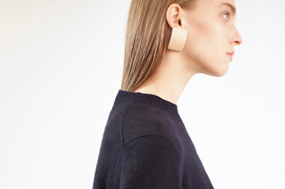 アクセサリーブランド「フォート」17年秋冬コレクション、ウッドヒールブーツや幾何学的な木製イヤリング