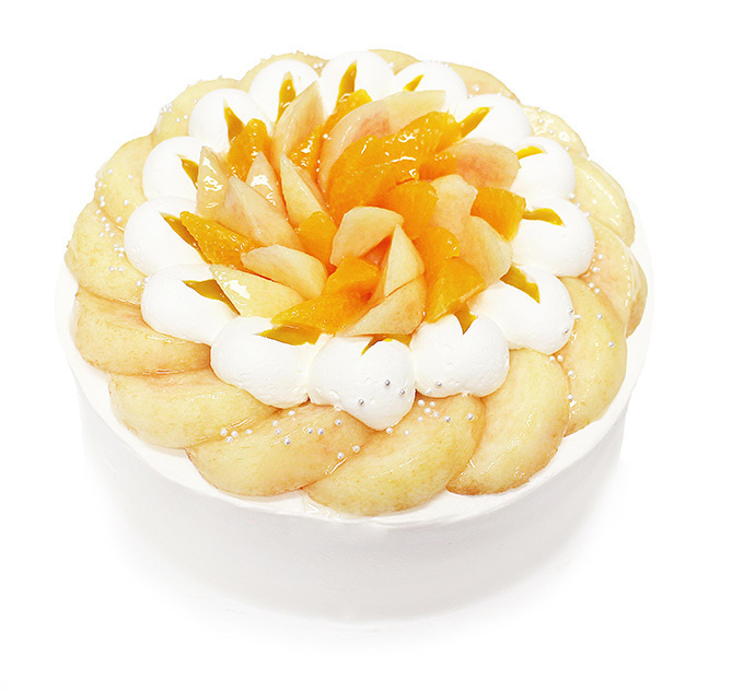 カフェコムサから、国産の白桃をたっぷり使った限定ケーキが登場 - メロンやいちじくを合わせて | 写真