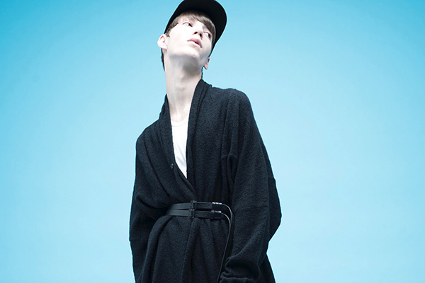 ユリウス / ニルズの伊勢丹新宿店限定アイテム、モヘアカーディガンやバックプリントナイロンコート