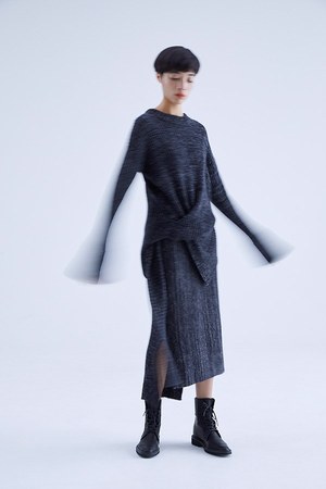 ラグネ キカス フォー ヨウジヤマモト(RAGNE KIKAS for YOHJI YAMAMOTO) 2017-18年秋冬ウィメンズコレクション  - 写真1