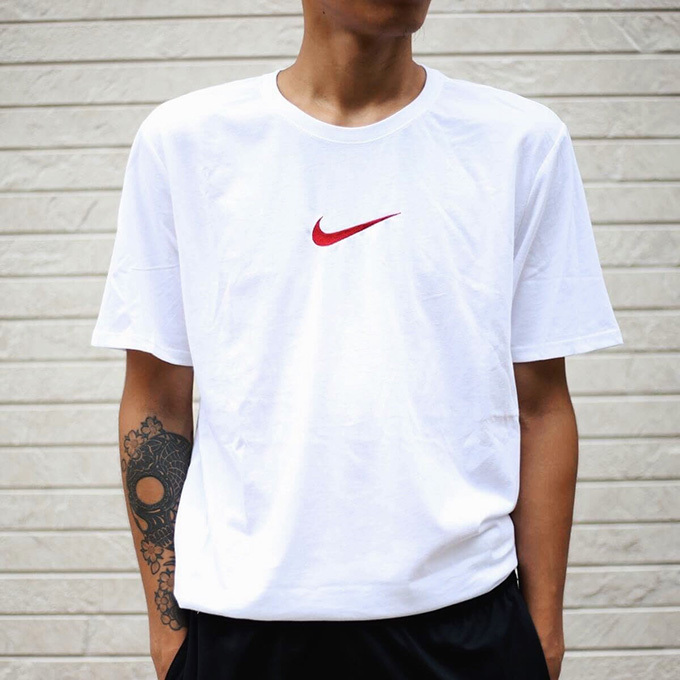 NIKEロゴTシャツ