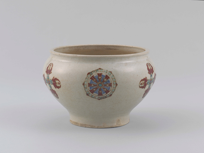 「仁清と乾山  ―京のやきものと絵画 ―」展が箱根・岡田美術館で開催、重要文化財含む優雅な作品を展示 | 写真