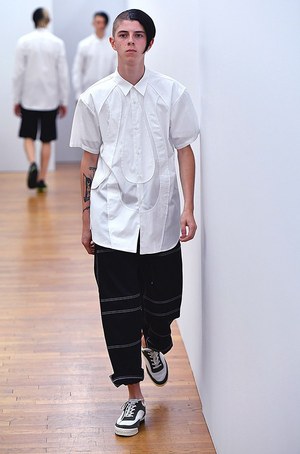 コム デ ギャルソン・シャツ 2018年春夏コレクション - 緻密なパズルの完成形｜写真27