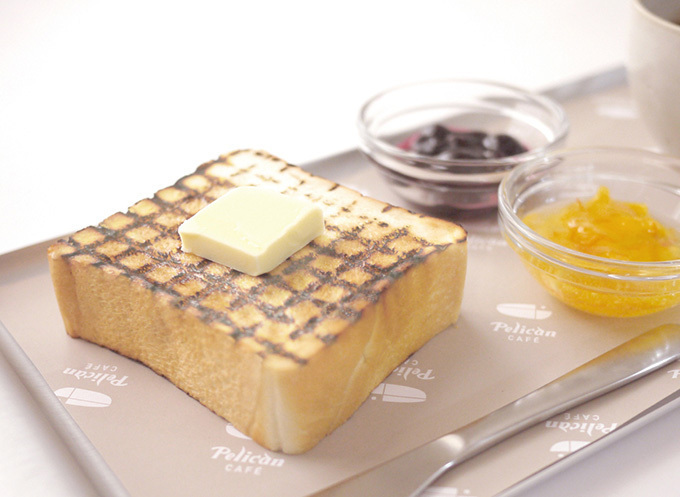 東京・浅草の老舗パン屋「ペリカン」のカフェがオープン、シンプルな食パンを最大限に美味しく | 写真