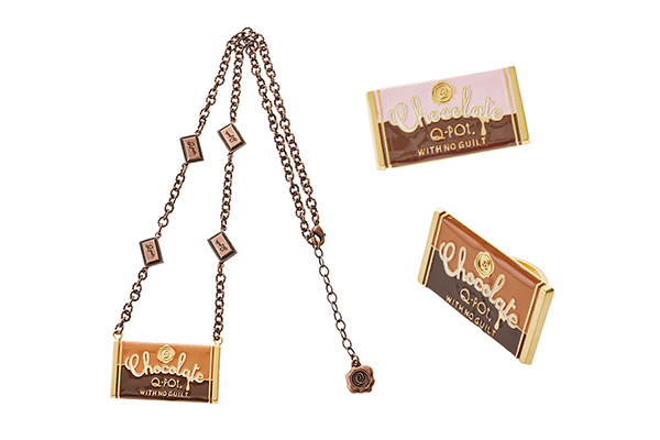 Q-pot.の新アクセサリー「チョコレートバー」板チョコをモチーフにしたネックレスやリング