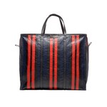 バレンシアガ メンズの限定ストアが伊勢丹新宿店 メンズ館に、限定カラーのロゴキャップ＆バックパック｜写真3