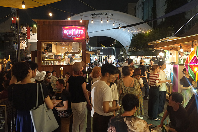 「RAW TOKYO NIGHT MARKET」表参道・COMMUNE 2ndで、古着とビールと音楽｜写真10