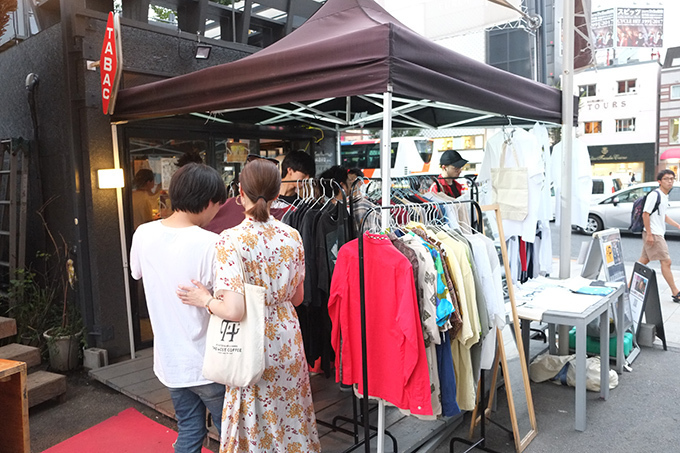 「RAW TOKYO NIGHT MARKET」表参道・COMMUNE 2ndで、古着とビールと音楽｜写真13