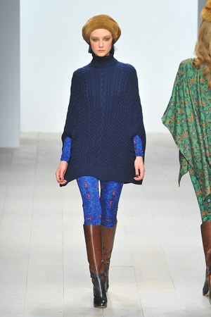 イッサ ロンドン 2012-13年秋冬コレクション - 華やかなプリントで描くシベリア鉄道の旅｜写真15