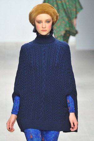 イッサ ロンドン 2012-13年秋冬コレクション - 華やかなプリントで描くシベリア鉄道の旅｜写真16