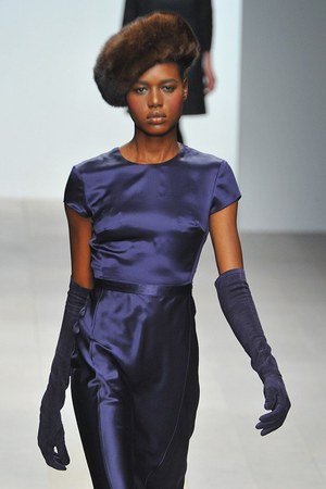 イッサ ロンドン 2012-13年秋冬コレクション - 華やかなプリントで描くシベリア鉄道の旅｜写真44