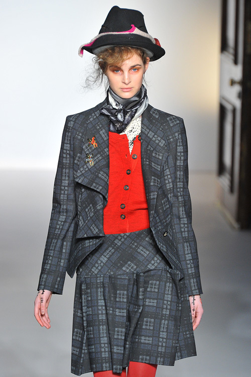 ヴィヴィアン・ウエストウッド レッドレーベル(Vivienne Westwood RED LABEL) 2012-13年秋冬 ウィメンズコレクション  - 写真23