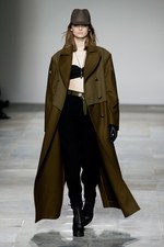 トップショップ ユニーク 2012-13年秋冬コレクション - 肩の力を抜いて楽しむ都会のガールズスタイル｜写真1