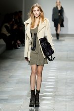 トップショップ ユニーク 2012-13年秋冬コレクション - 肩の力を抜いて楽しむ都会のガールズスタイル｜写真11