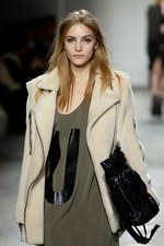 トップショップ ユニーク 2012-13年秋冬コレクション - 肩の力を抜いて楽しむ都会のガールズスタイル｜写真12