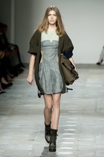 トップショップ ユニーク 2012-13年秋冬コレクション - 肩の力を抜いて楽しむ都会のガールズスタイル｜写真45