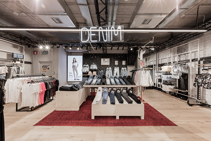 ベルシュカ(Bershka)渋谷店がリニューアル、オンラインストアも日本初オープン｜写真4