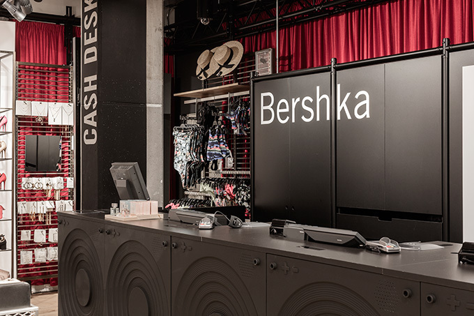 ベルシュカ(Bershka)渋谷店がリニューアル、オンラインストアも日本初オープン｜写真13