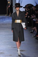 アクネ(ACNE) 2012-13年秋冬ウィメンズコレクション - 斬新かつパワフルに女性の美しさを表現｜写真19