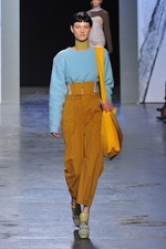 アクネ(ACNE) 2012-13年秋冬ウィメンズコレクション - 斬新かつパワフルに女性の美しさを表現｜写真23