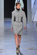 アクネ(ACNE) 2012-13年秋冬ウィメンズコレクション - 斬新かつパワフルに女性の美しさを表現｜写真42