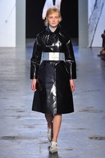アクネ(ACNE) 2012-13年秋冬ウィメンズコレクション - 斬新かつパワフルに女性の美しさを表現｜写真49