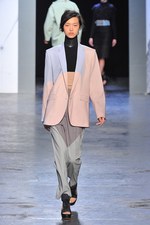 アクネ(ACNE) 2012-13年秋冬ウィメンズコレクション - 斬新かつパワフルに女性の美しさを表現｜写真51