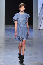 アクネ(ACNE) 2012-13年秋冬ウィメンズコレクション - 斬新かつパワフルに女性の美しさを表現｜写真54