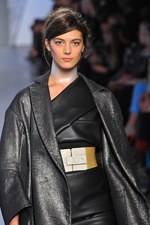 アクネ(ACNE) 2012-13年秋冬ウィメンズコレクション - 斬新かつパワフルに女性の美しさを表現｜写真57