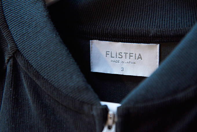 フリストフィア、新作フライトジャケット＆パンツ、リラックス感のあるクリーンなセットアップ｜写真18