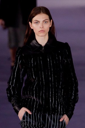 クリストファー ケイン 2012-13年秋冬コレクション - ミステリアスな美しさを放つダークな世界｜写真4