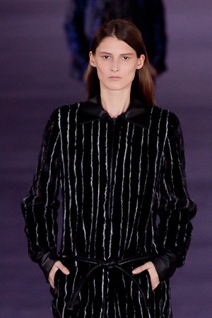 クリストファー ケイン 2012-13年秋冬コレクション - ミステリアスな美しさを放つダークな世界｜写真14
