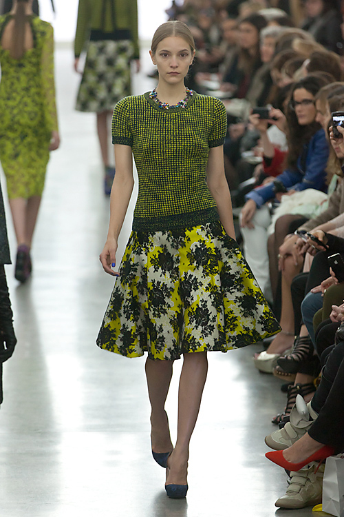 アーデム(ERDEM) 2012-13年秋冬コレクション - 万華鏡のように美しく輝くレースドレスが圧巻 コピー