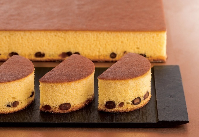 「鎌倉五郎本店」から、お月見の秋に向けた「大納言カステラ半月」