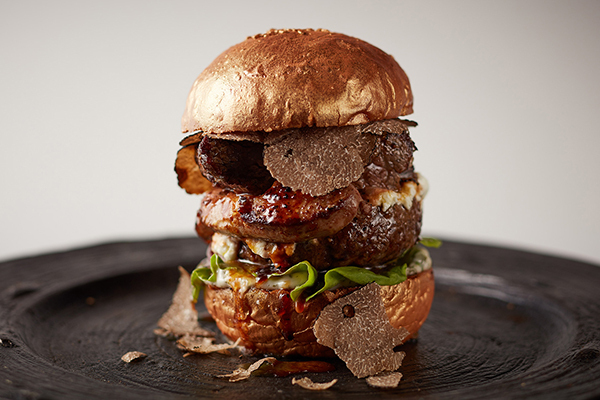 フレンチフライ｜グランド ハイアット 東京から“金箔”バンズの２万円ハンバーガー、具はトリュフ・フォアグラ・和牛ステーキ