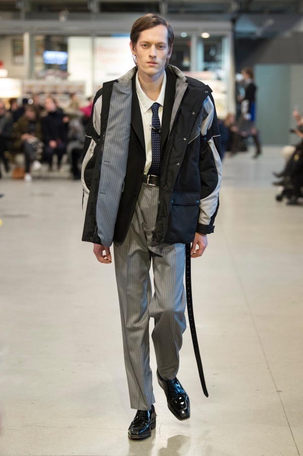 ヴェトモン(VETEMENTS) 2017-18年秋冬ウィメンズ&メンズコレクション  - 写真5