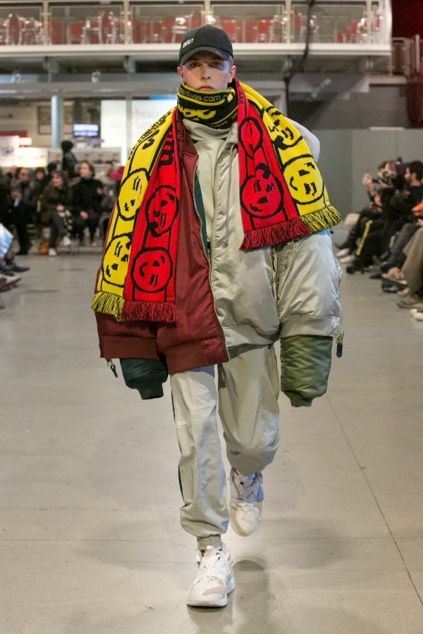 ヴェトモン(VETEMENTS) 2017-18年秋冬ウィメンズ&メンズコレクション  - 写真26