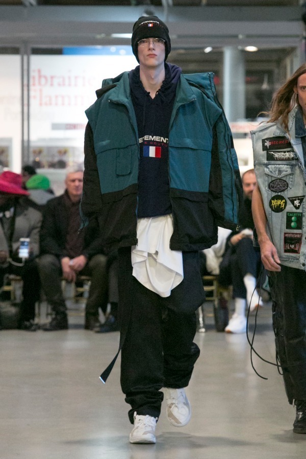 ヴェトモン(VETEMENTS) 2017-18年秋冬ウィメンズ&メンズコレクション  - 写真34