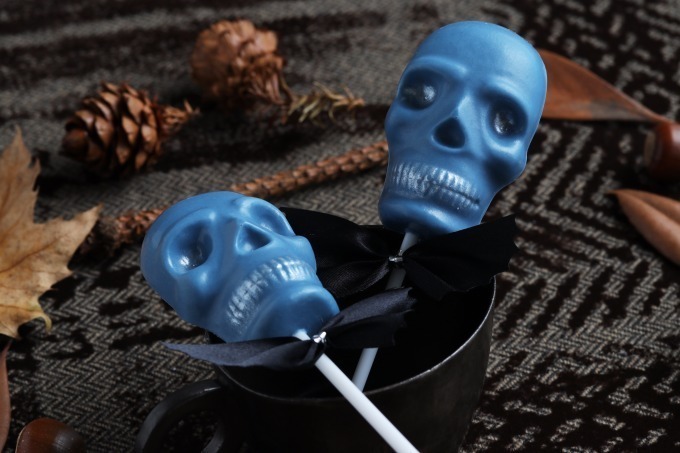 コンパーテスから”パチパチキャンディーが弾ける”ハロウィン限定スカルチョコレート