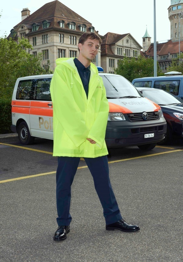 ヴェトモン(VETEMENTS) 2018年春夏ウィメンズ&メンズコレクション  - 写真1