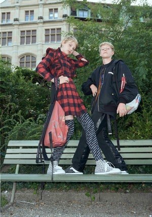 ヴェトモン(VETEMENTS) 2018年春夏ウィメンズ&メンズコレクション  - 写真16