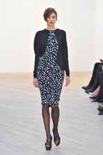 プリングル オブ スコットランド 2012-13年秋冬コレクション - ウェアラブルかつシックなニットスタイル｜写真1