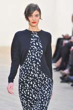 プリングル オブ スコットランド 2012-13年秋冬コレクション - ウェアラブルかつシックなニットスタイル｜写真2