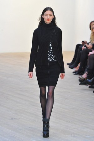 プリングル オブ スコットランド 2012-13年秋冬コレクション - ウェアラブルかつシックなニットスタイル｜写真3