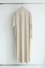 ソーイ ウィメン×ステュディオスのコラボロングシャツ - ドレープを描くゆるやかなシルエット｜写真10