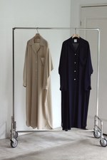 ソーイ ウィメン×ステュディオスのコラボロングシャツ - ドレープを描くゆるやかなシルエット｜写真2