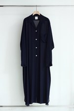 ソーイ ウィメン×ステュディオスのコラボロングシャツ - ドレープを描くゆるやかなシルエット｜写真9