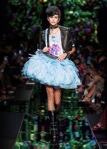 モスキーノ 2018年春夏コレクション  - 春が来た、花が咲いた｜写真1