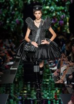 モスキーノ 2018年春夏コレクション  - 春が来た、花が咲いた｜写真34